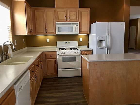 3rd image of 9501 W Gilmore Ave