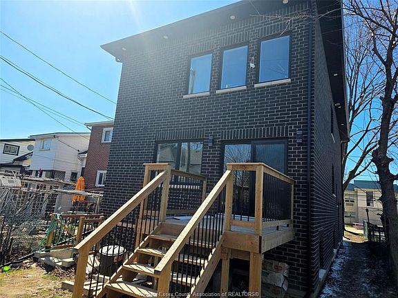 4th image of 1280 Dufferin Pl