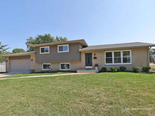 2724 Jacquelyn Ln, Waukegan, IL 60087