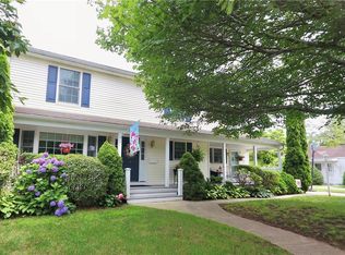 8 Rhody Dr, Westerly, RI 02891