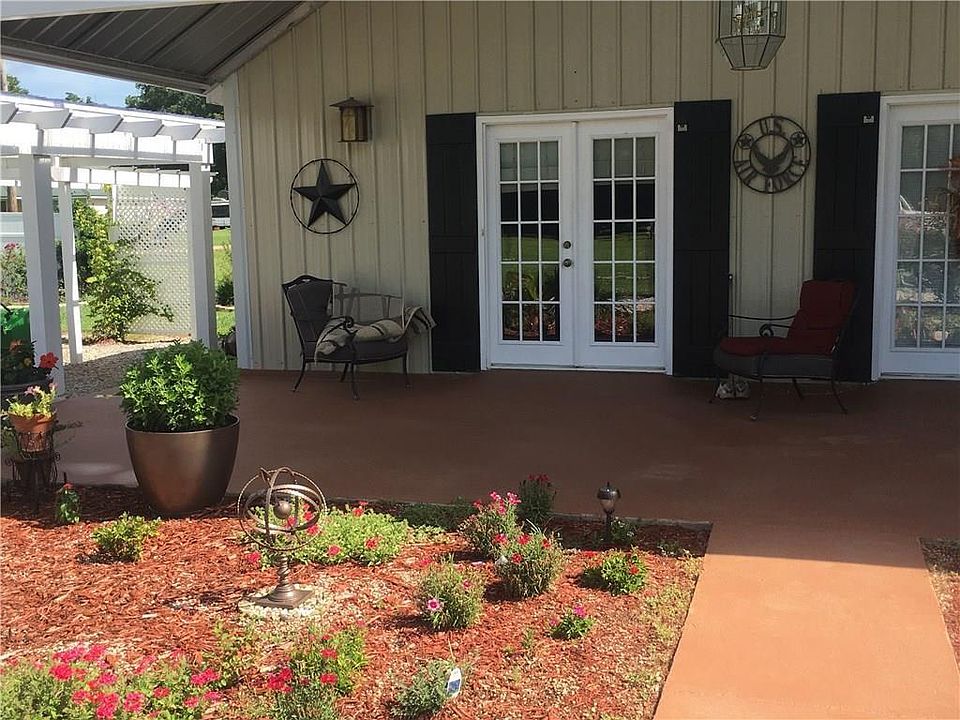2nd image of 1737 River Rd