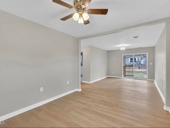 3rd image of 2601 Hawaii St