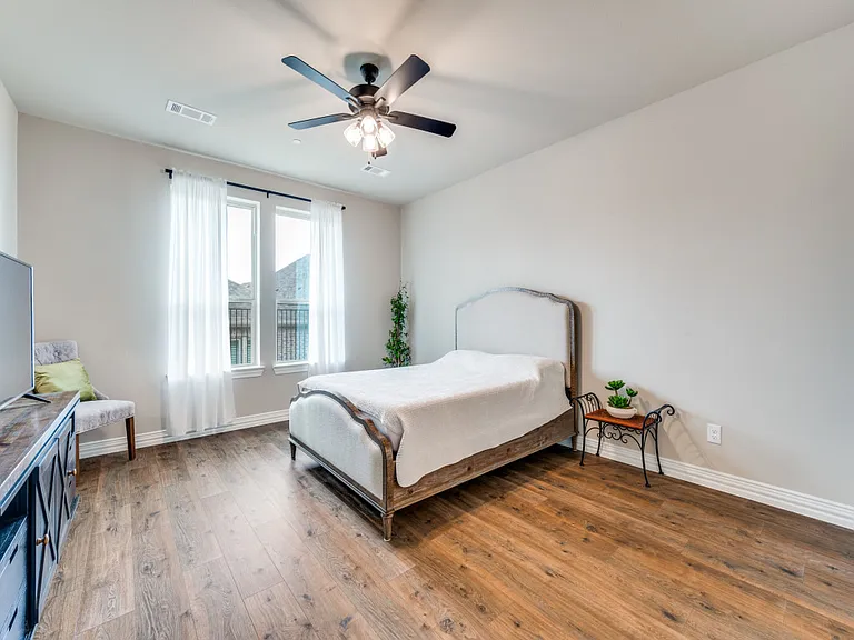 4300 Carrera Dr — Photo 18