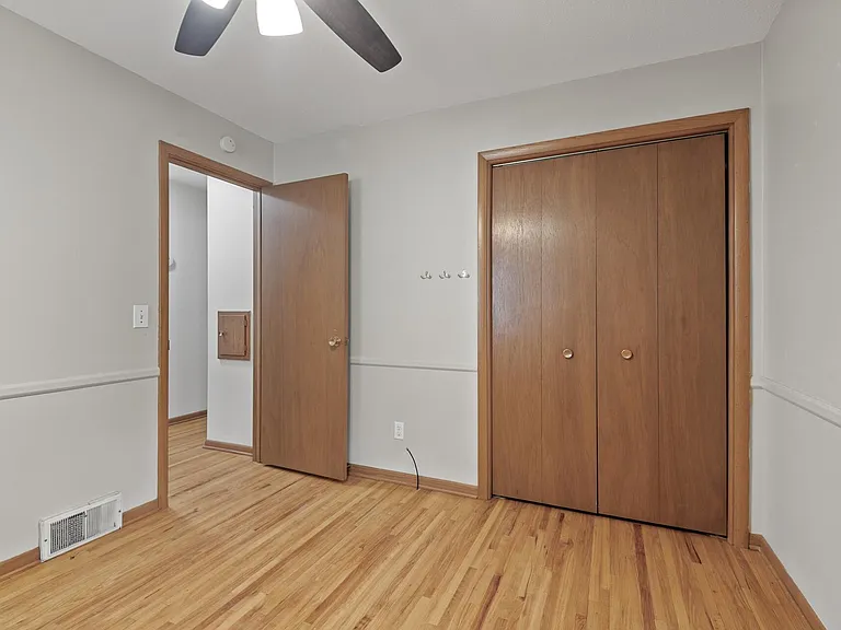 8542 Plymouth Ave N — Photo 8