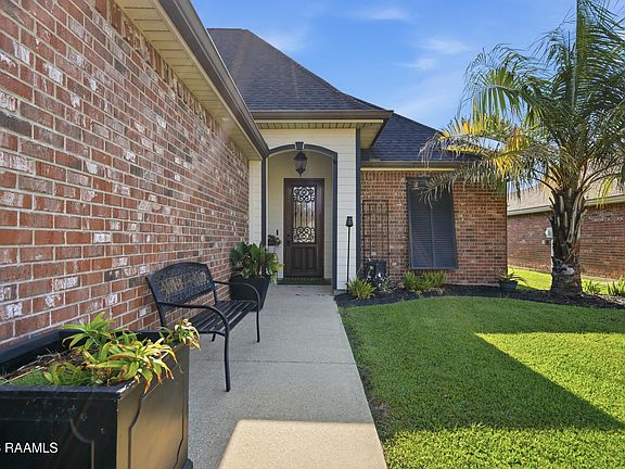 2nd image of 106 Pecan St