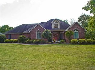 190 Boyce Dr, Chester, WV 26034