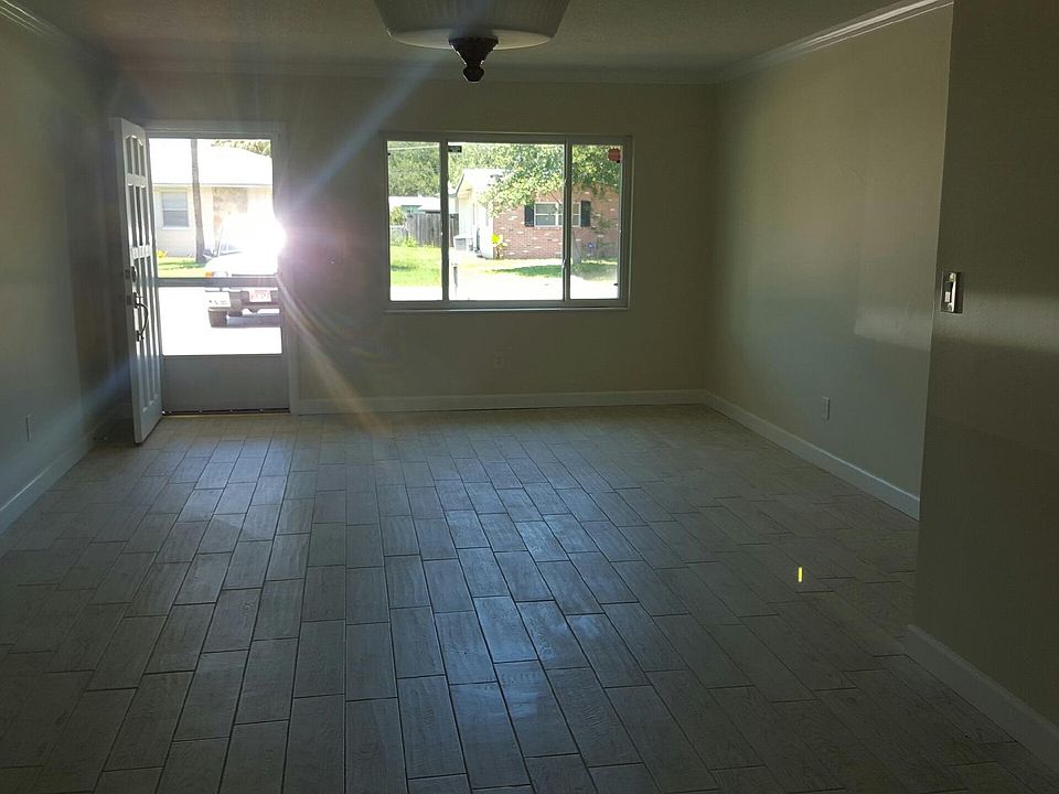 2nd image of 1021 Jamaica Avenue