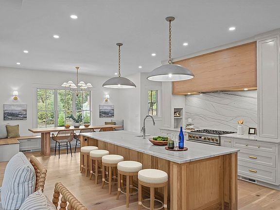 3rd image of 1 Couture Way