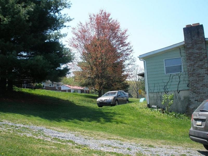 2nd image of 495 N Ridge Rd