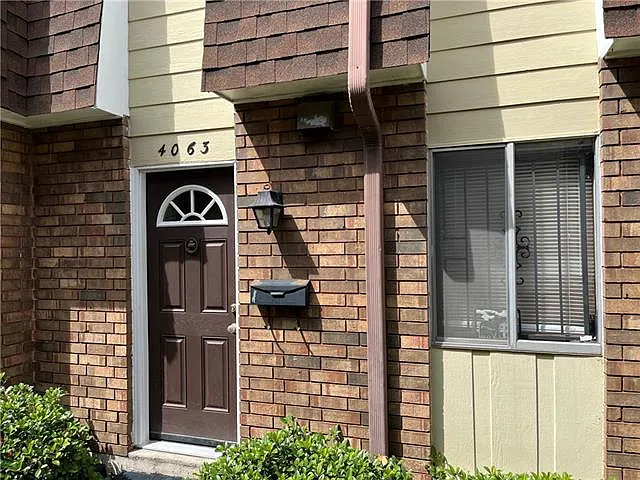 4063 Division St — Photo 15