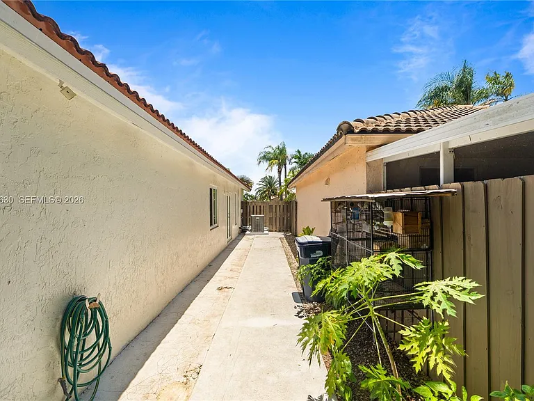 8842 SW 215th Ln — Photo 50