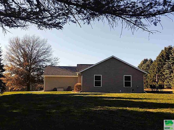 2nd image of 1491 Northridge Dr