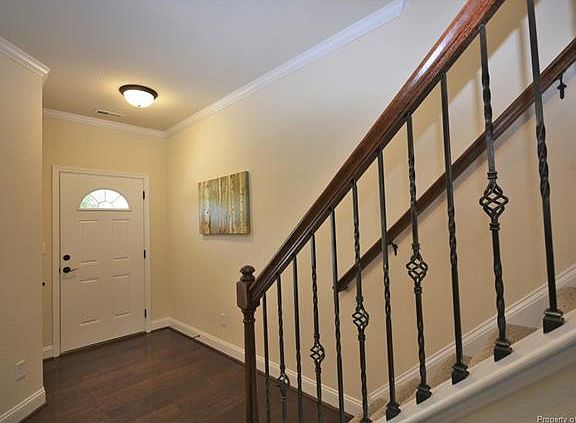 2nd image of 7532 Villa Ct #7532