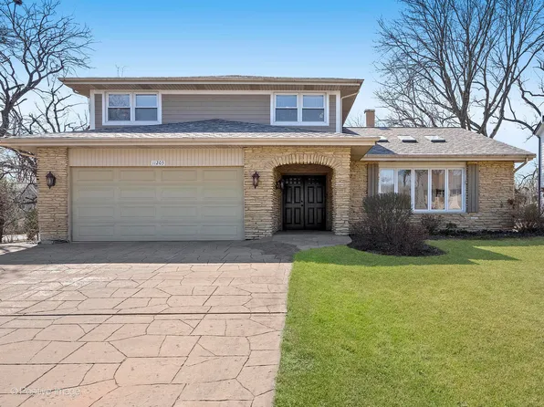 11203 Arrowhead Trl, Indian Head Park, IL 60525