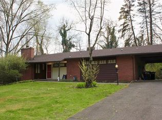 3418 Ridgewood Dr, Pittsburgh, PA 15235