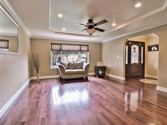 4th image of 6338 Solano Dr