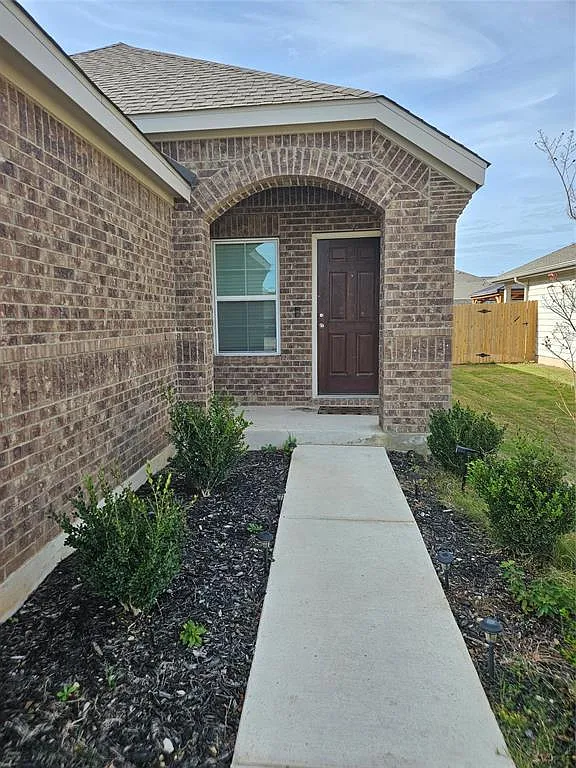 Building Photo - 312 Gidran Trl