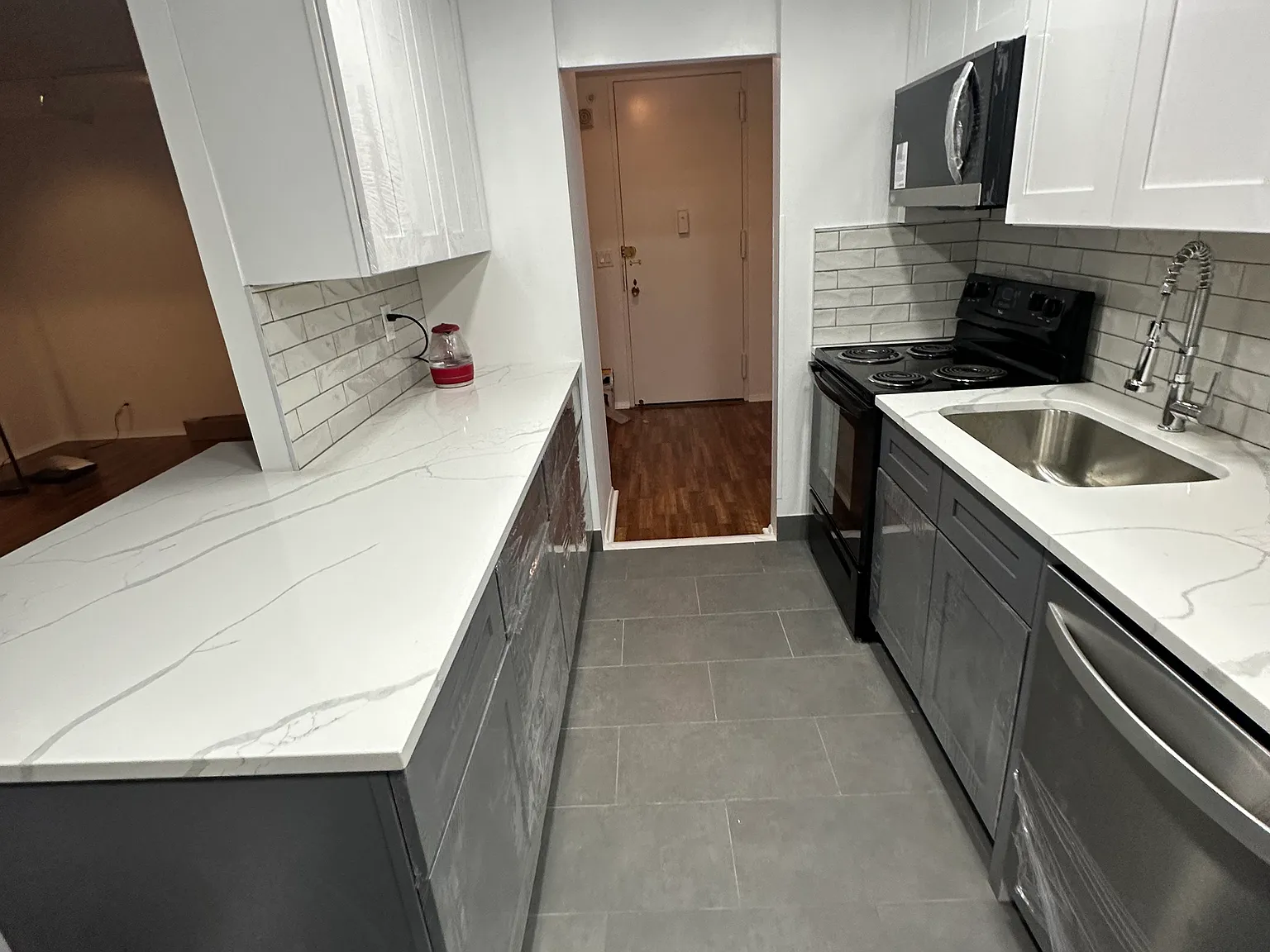 2 bed, 1211 sqft, $3,450 — Photo 4