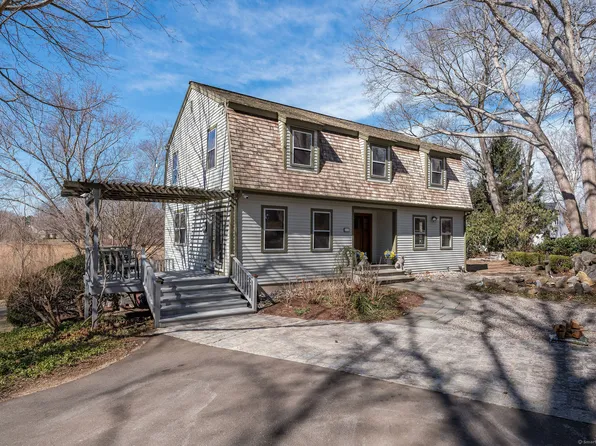 35 Lovers Lane, Madison, CT 06443