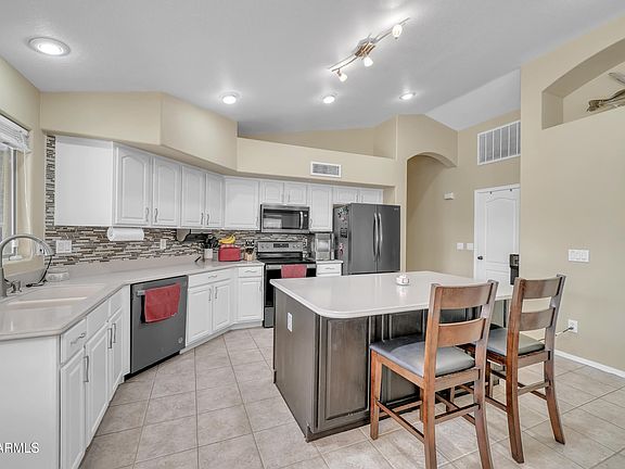 4th image of 2343 E KEMPTON Road