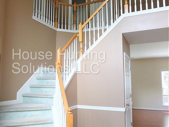 3rd image of 630 Kingsport Dr