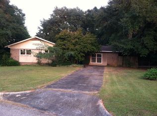 106 Cedar Brook Ln, Dothan, AL 36303