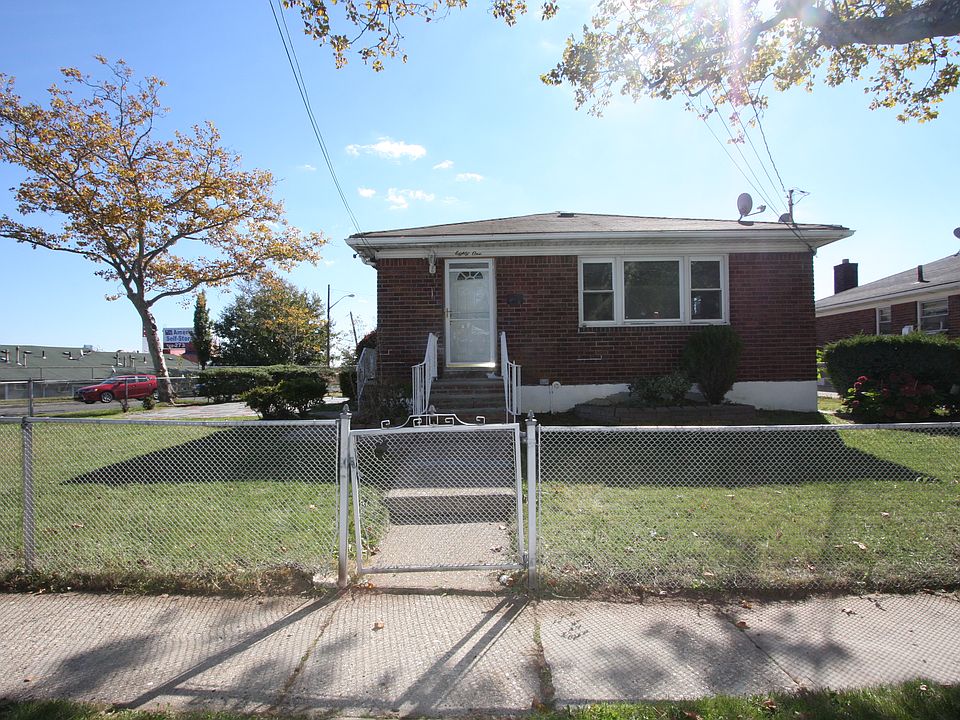 1st image of 81 Park Hill Cir