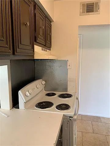 3 bed, 2.5 bath, 1500 sqft, $1,650 — Photo 4