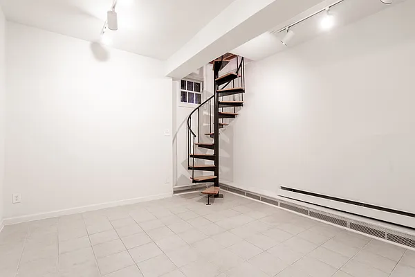 Rented by Bond New York | media 5