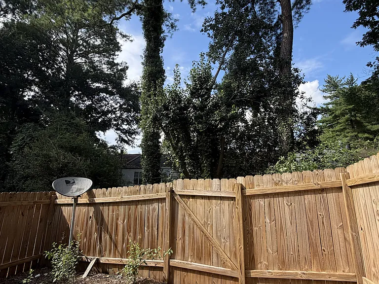 208 Wedgewood Way — Photo 17