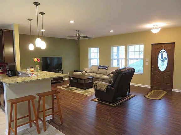 3rd image of 21243 Augusta Dr