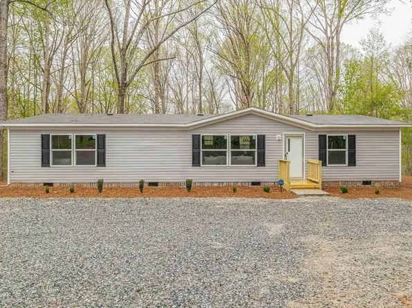 4372 Whiporwill Rd, Gillsville, GA 30543