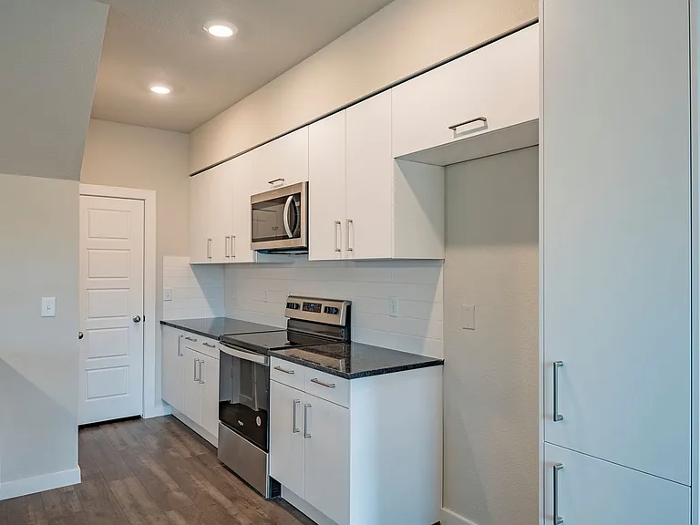640 Wheatfield Dr — Photo 10