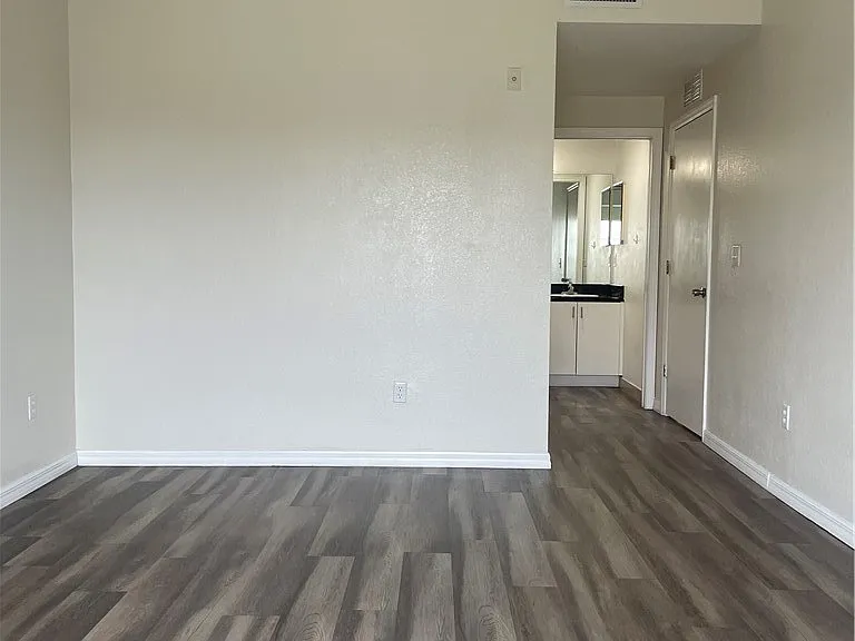 8555 Bernwood Cove Loop #112 — Photo 9