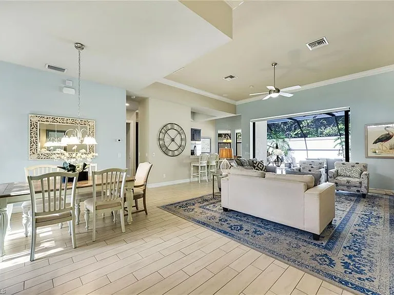 1243 Briarwood Ct — Photo 4