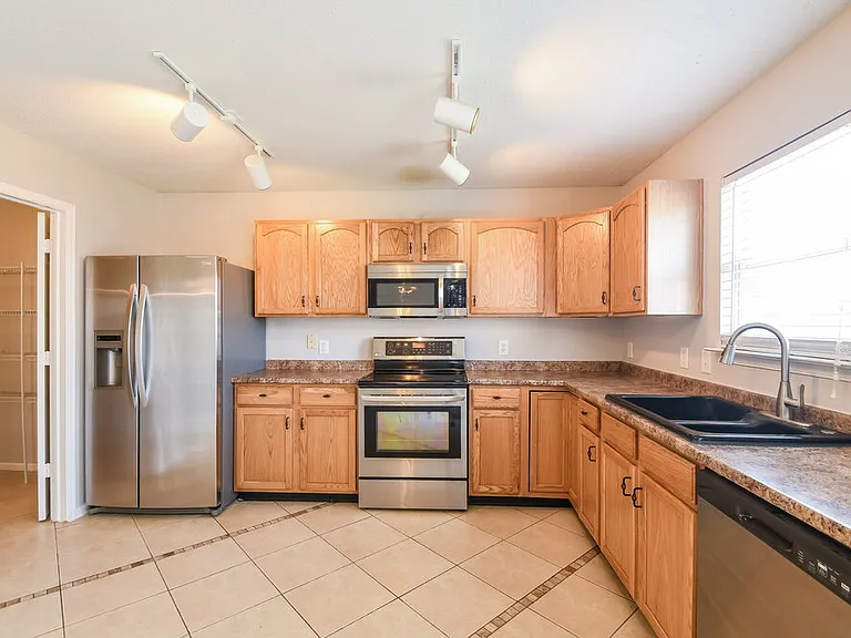 10916 Firefly Ct — Photo 7
