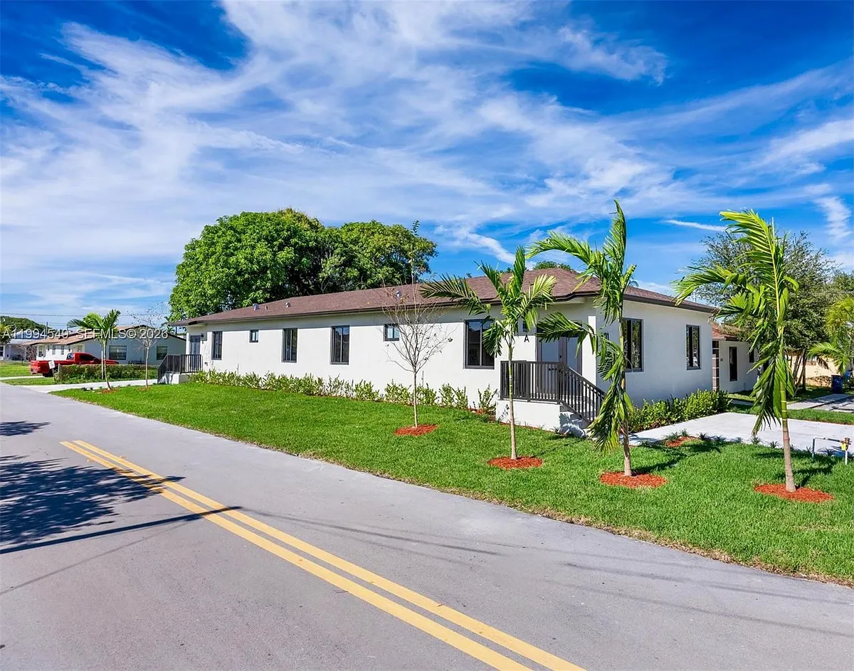 Photo 2 of 22 - 601 NW 3rd Ave #A - Hallandale Beach, FL Building Photo - 601 NW 3rd Ave #A