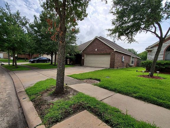 3rd image of 13826 Sutton Glen Ln