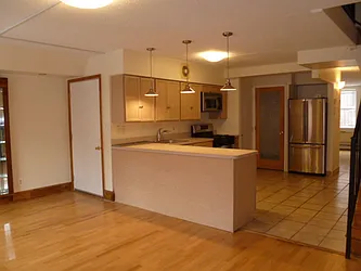 Rented by R New York