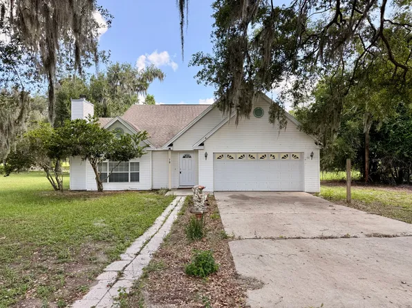 70 W Park St, Center Hill, FL 33514