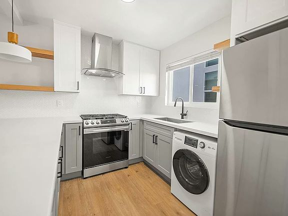 3rd image of 3167 Landis St #8