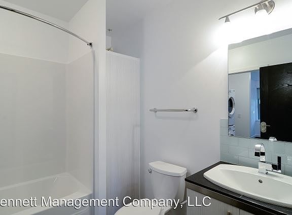 5th image of 877 E Park St APT 302