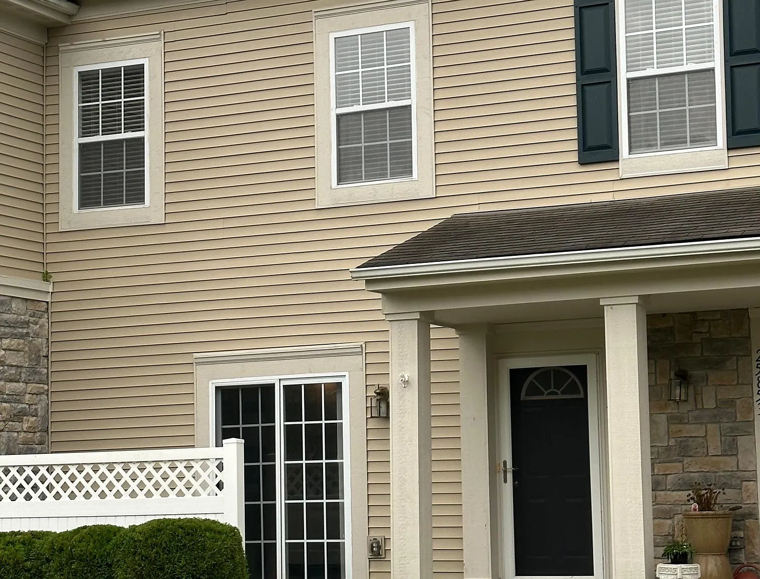 2 bed, 2.5 bath, 1335 sqft, $1,835 — Photo 2