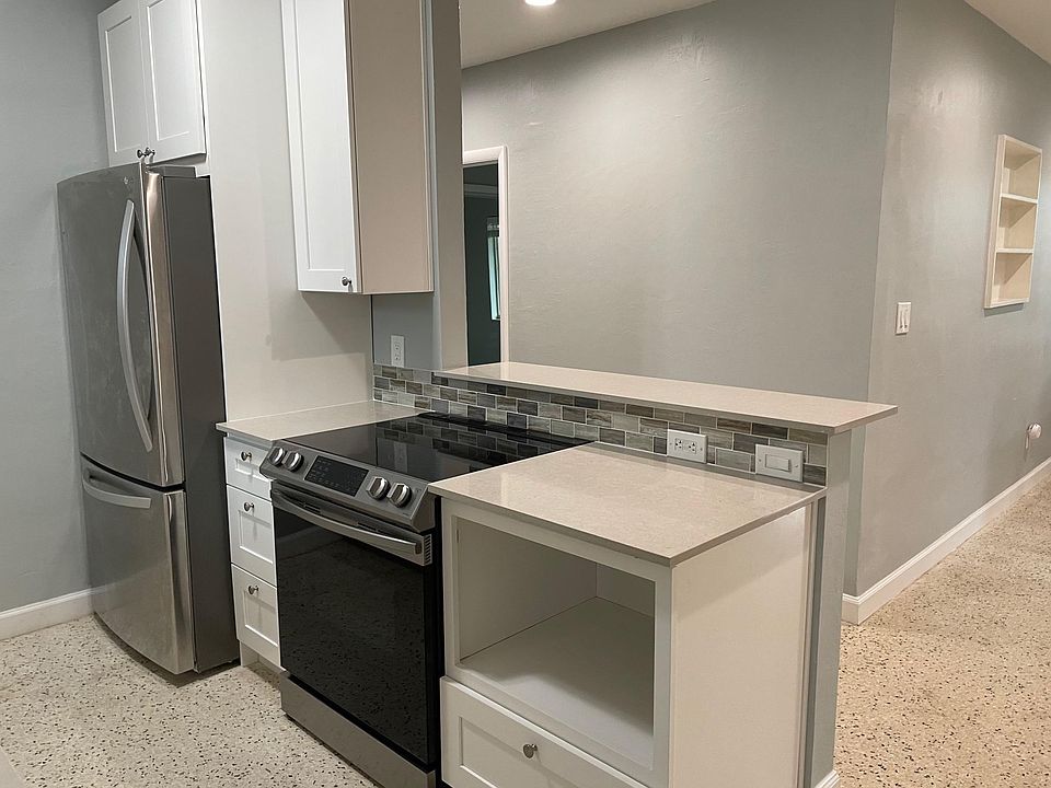 1st image of 1408 NE 4th Pl #2