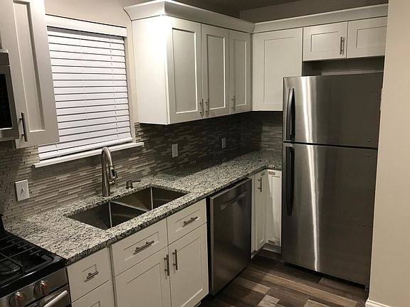 3rd image of 105 N Elm St #103