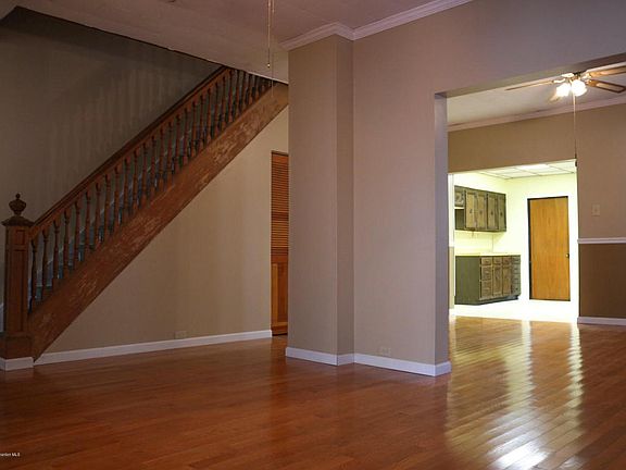 2nd image of 117 N Lincoln Ave