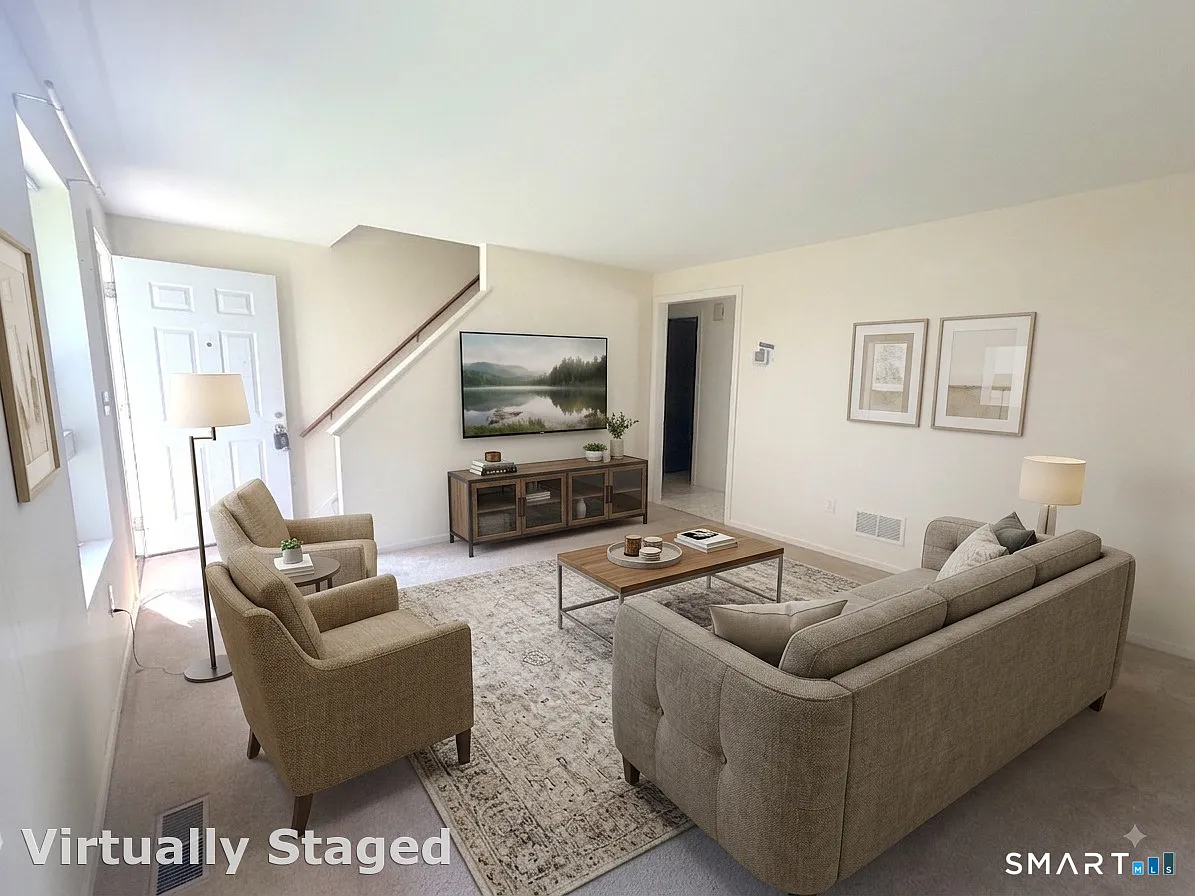 2 bed, 1.5 bath, 1080 sqft, $2,200 — Photo 2