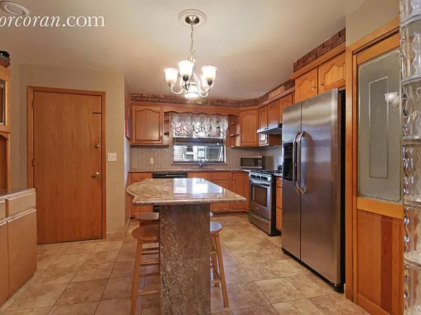 170 Skillman Ave, Brooklyn, NY 11211