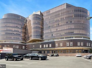 201 N 8th St APT 808, Philadelphia, PA 19106