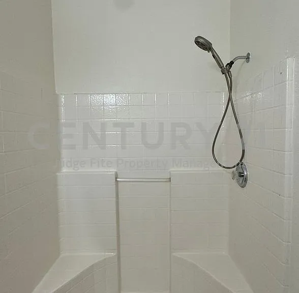 2260 Stonebrook Ln — Photo 8
